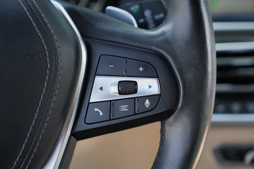 Used 2020 Dark Graphite BMW sDrive40i image 14