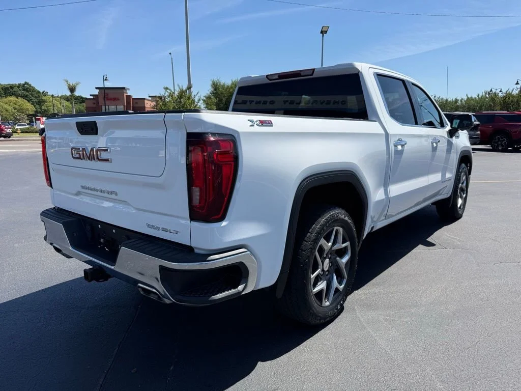 2023 GMC Sierra 1500 SLT - Photo 8