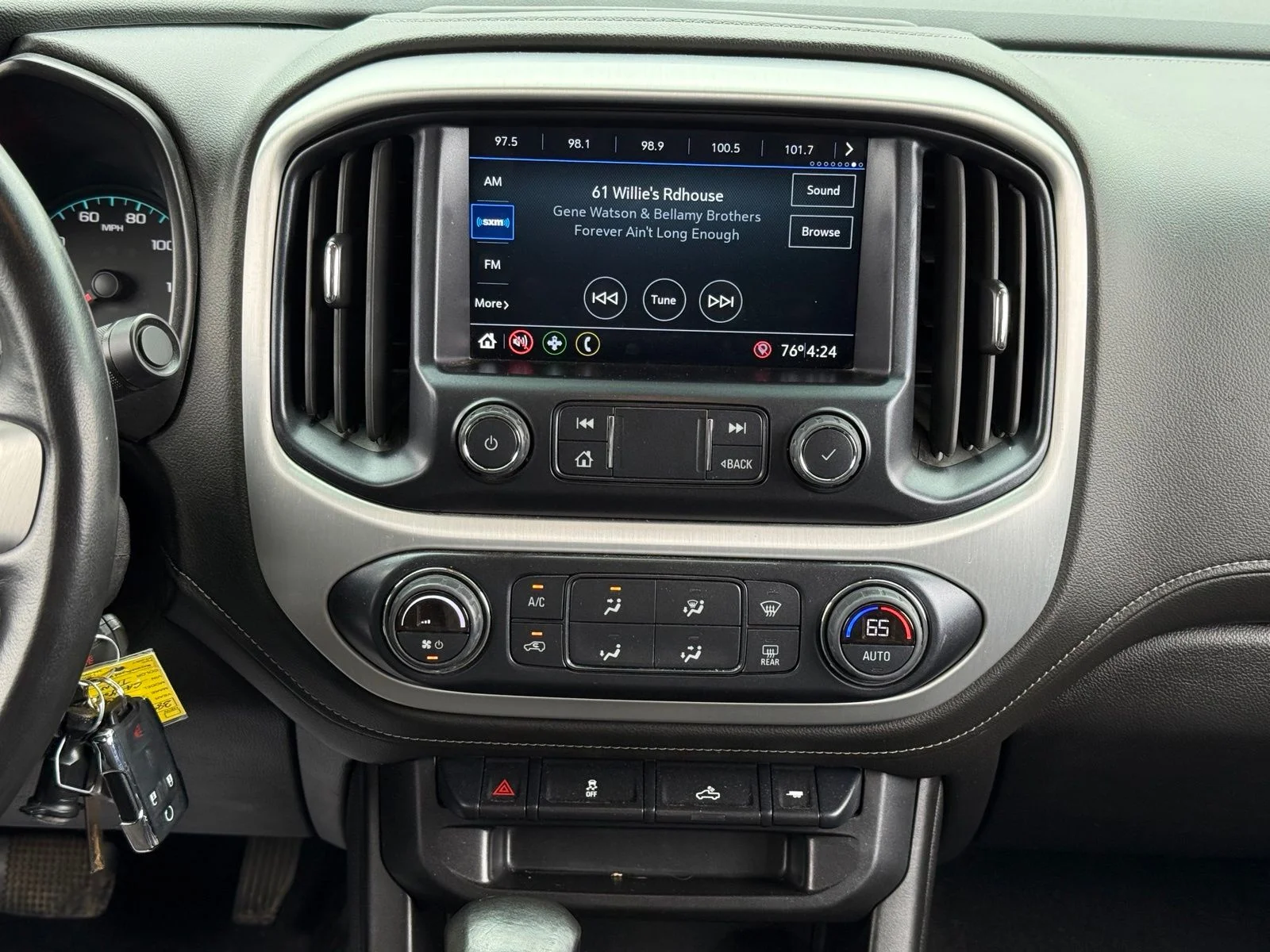 Used 2022 Beige GMC Elevation image 17