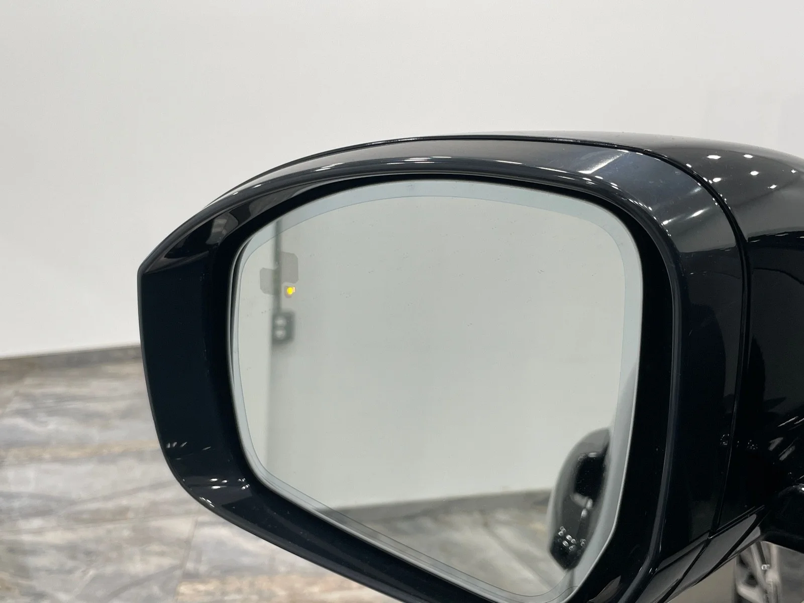 Used 2019 BLACK Land Rover HSE image 16