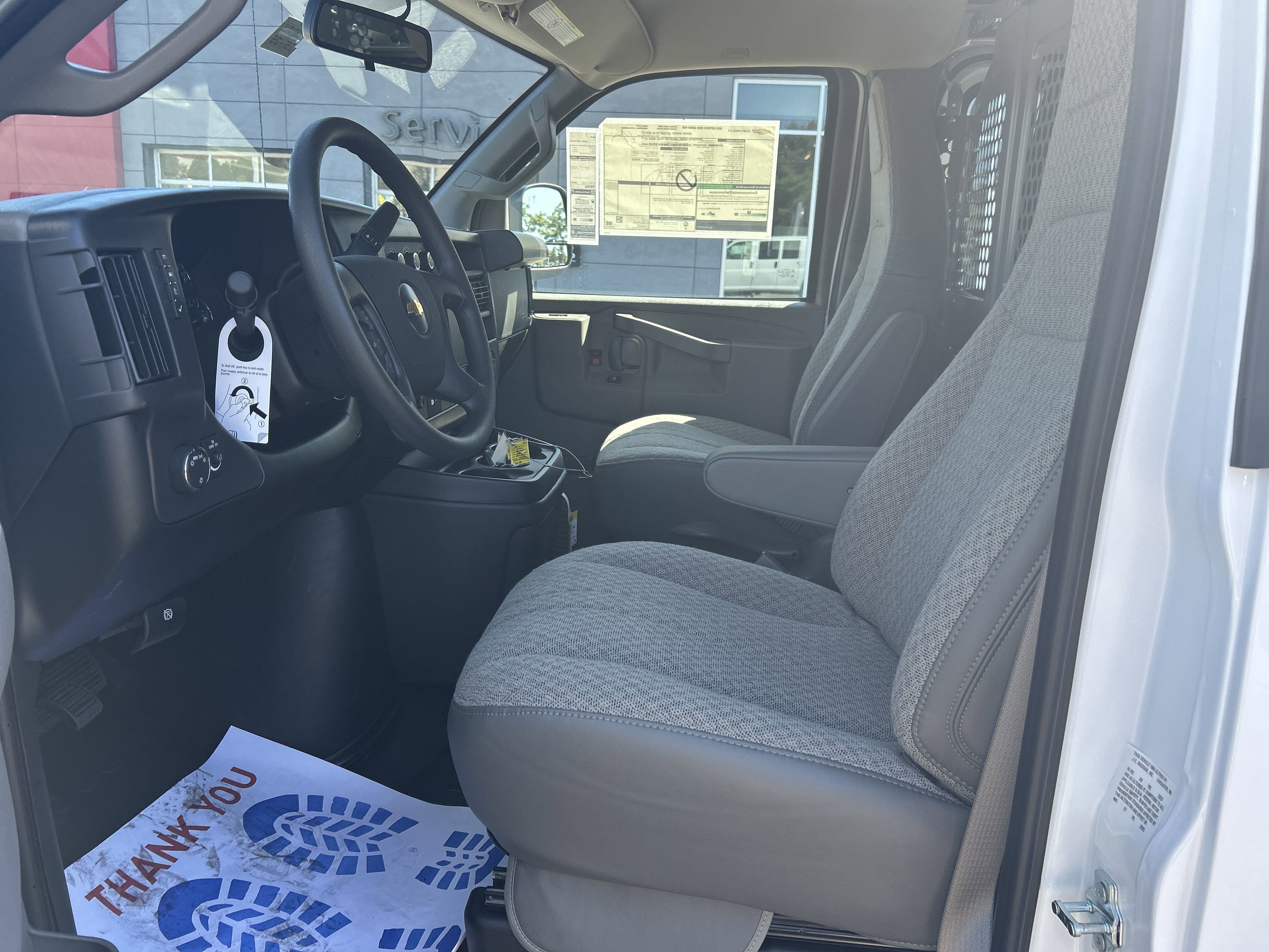 2025 Chevrolet Express Cargo Work Van - Photo 12