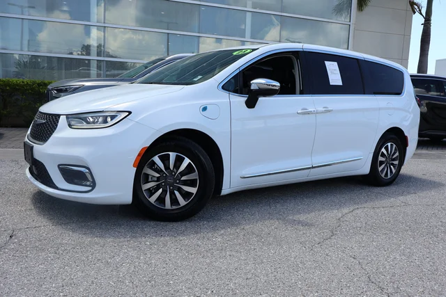 2023 Chrysler Pacifica Hybrid Limited