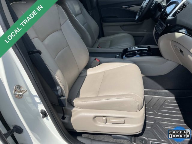 Used 2017 White Honda Touring image 24