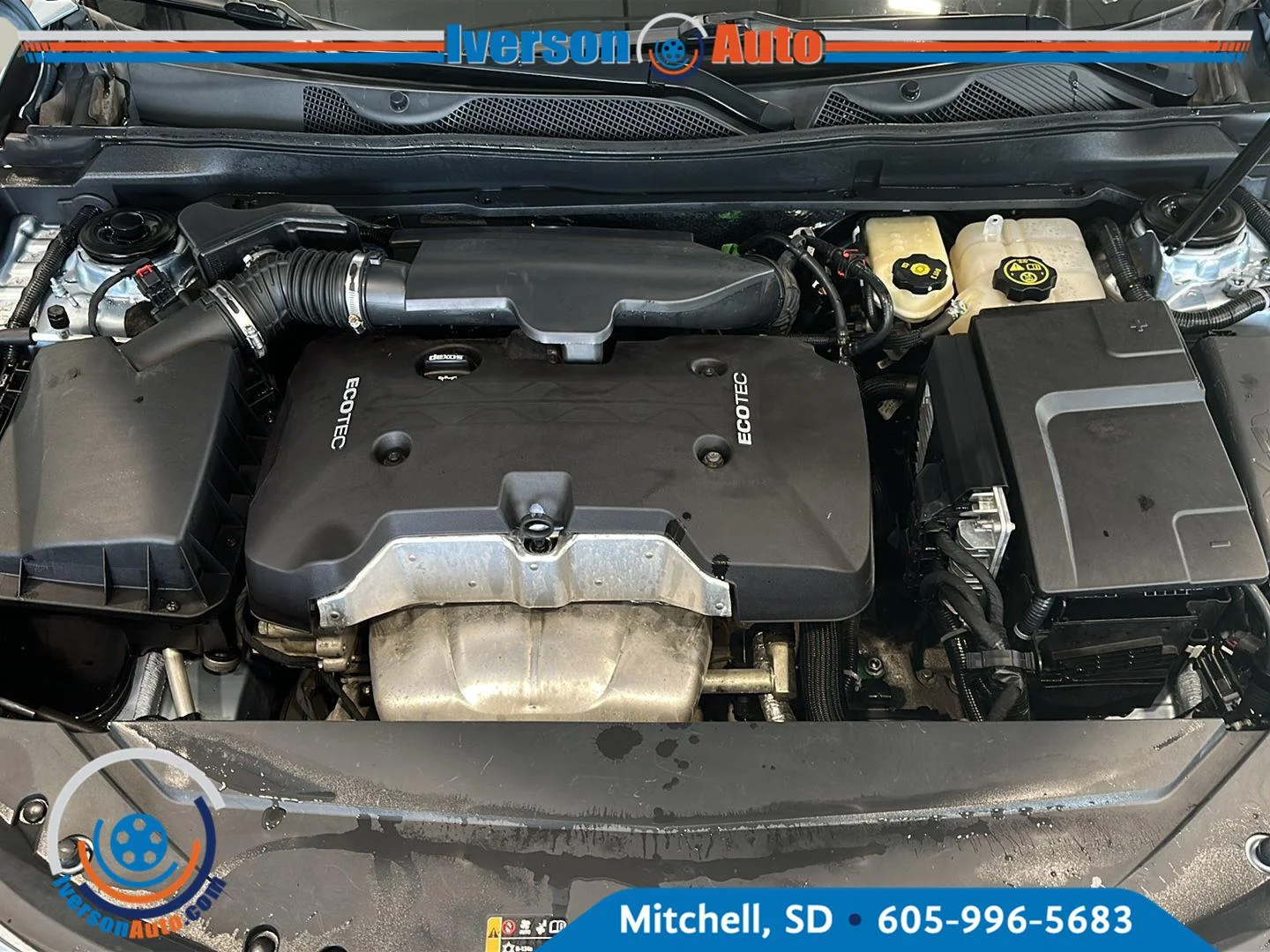 Used 2014 Silver Topaz Metallic Chevrolet LT image 10