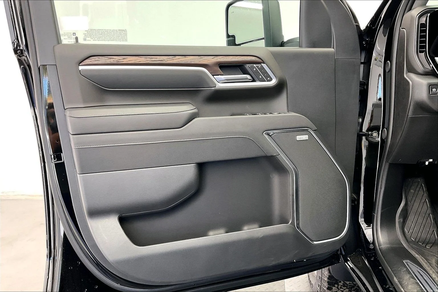 New 2026 Onyx Black GMC SLT image 12