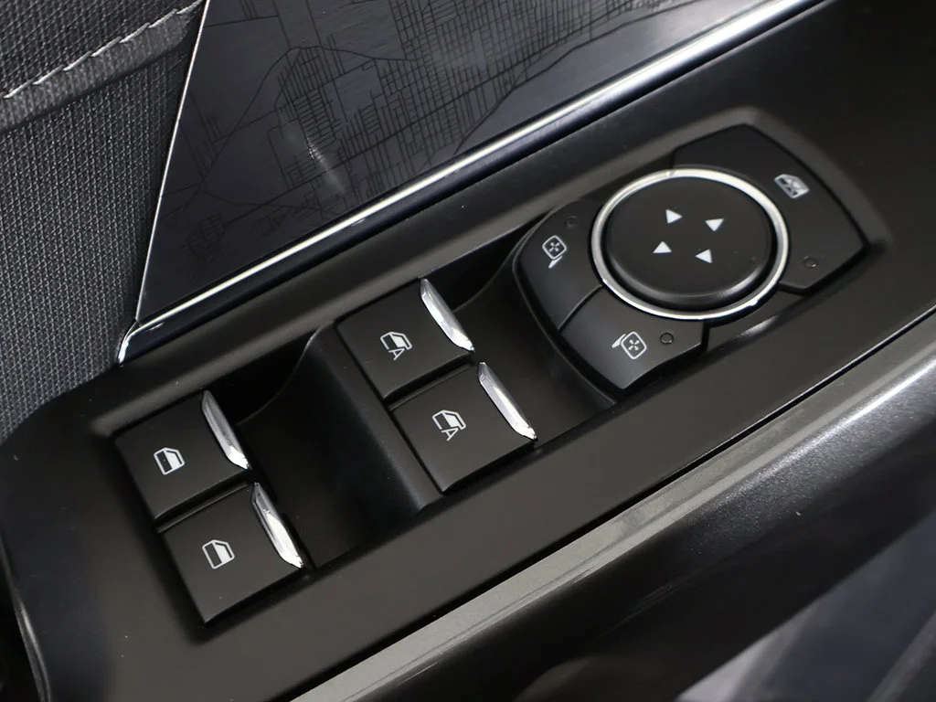 Used 2022 Agate Black Metallic Ford XLT image 40