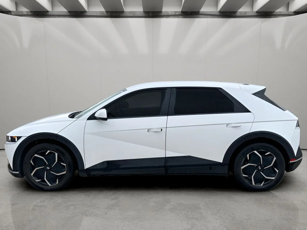 Used 2024 Atlas White Hyundai SEL image 2