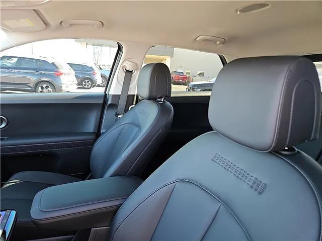 New 2026 Cyber Gray Hyundai SEL image 8