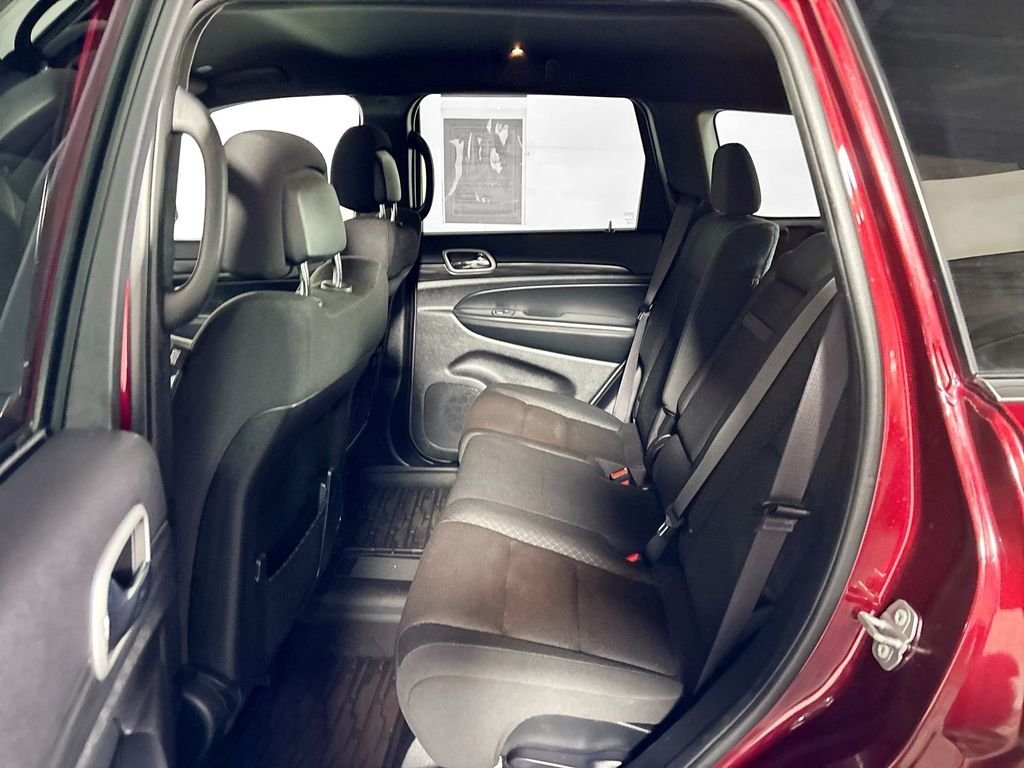 Used 2021 Velvet Jeep Laredo E image 19