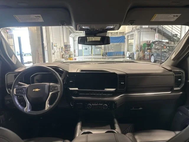Used 2025 Summit White Chevrolet LTZ image 16