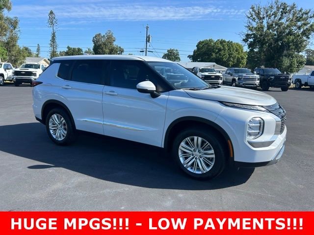 2022 Mitsubishi Outlander ES