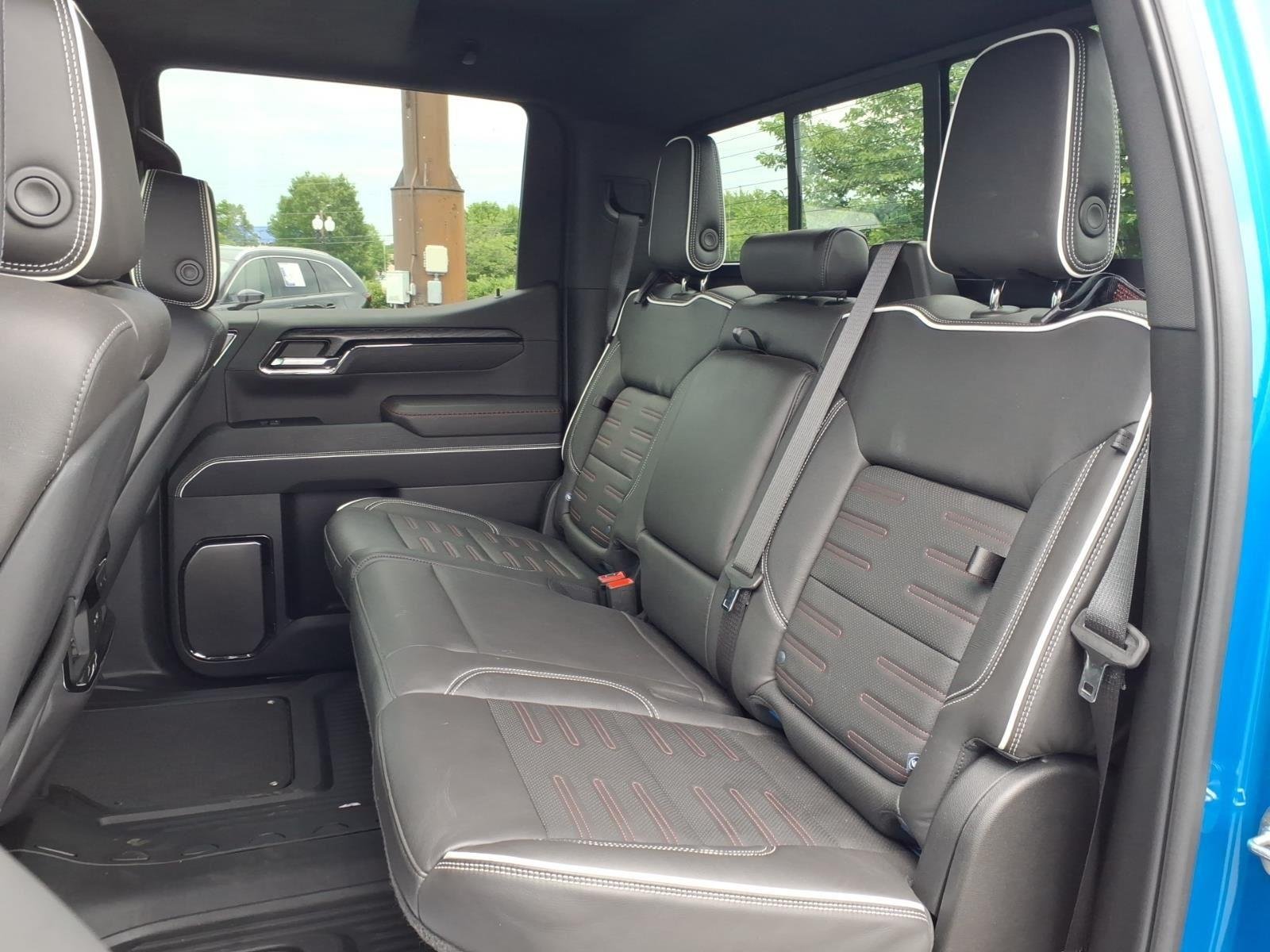 Used 2024 Dynamic Blue Metallic GMC AT4X image 20