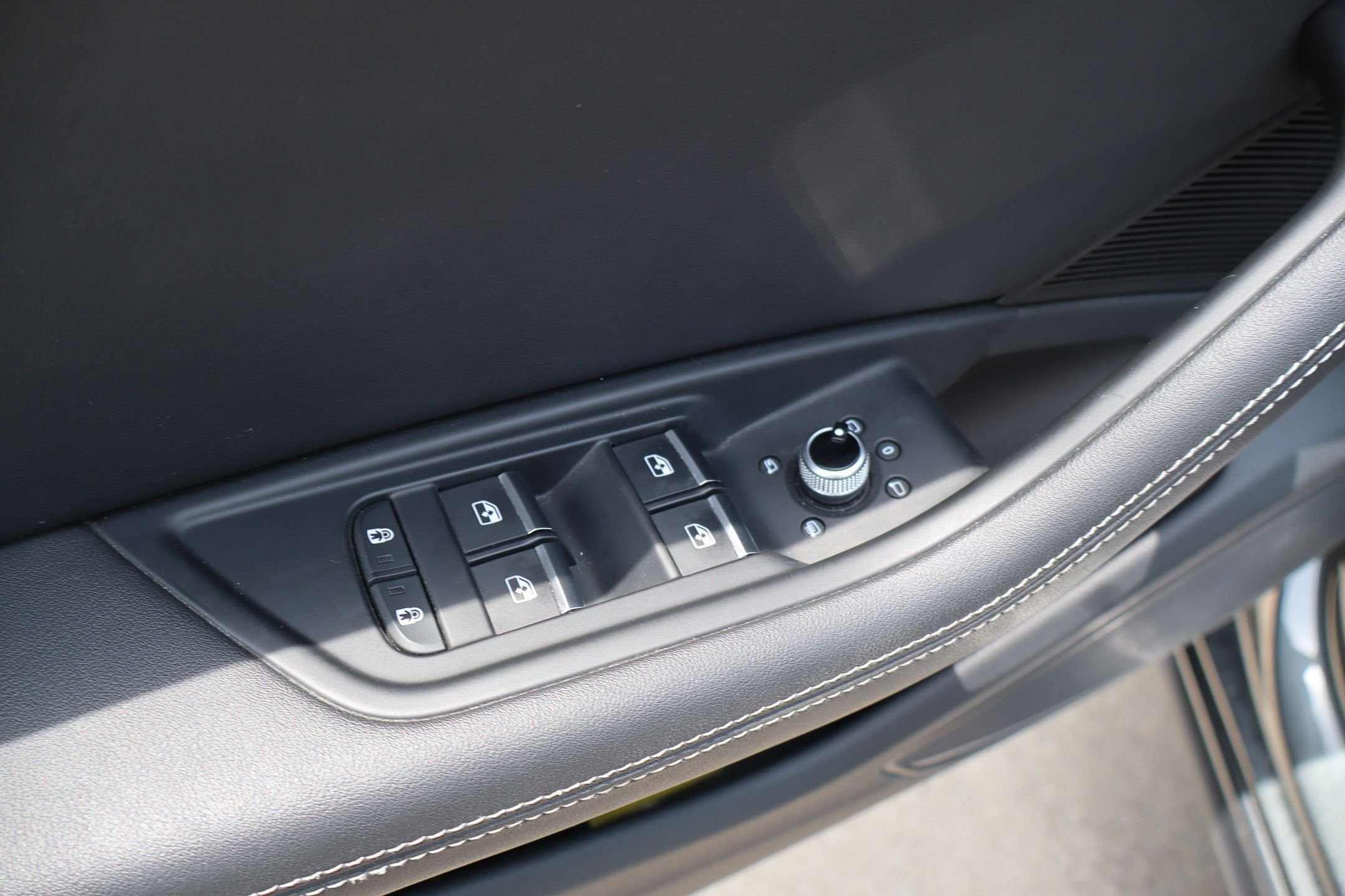Used 2023 Daytona Gray Pearl Effect Audi 45 S line Premium image 14