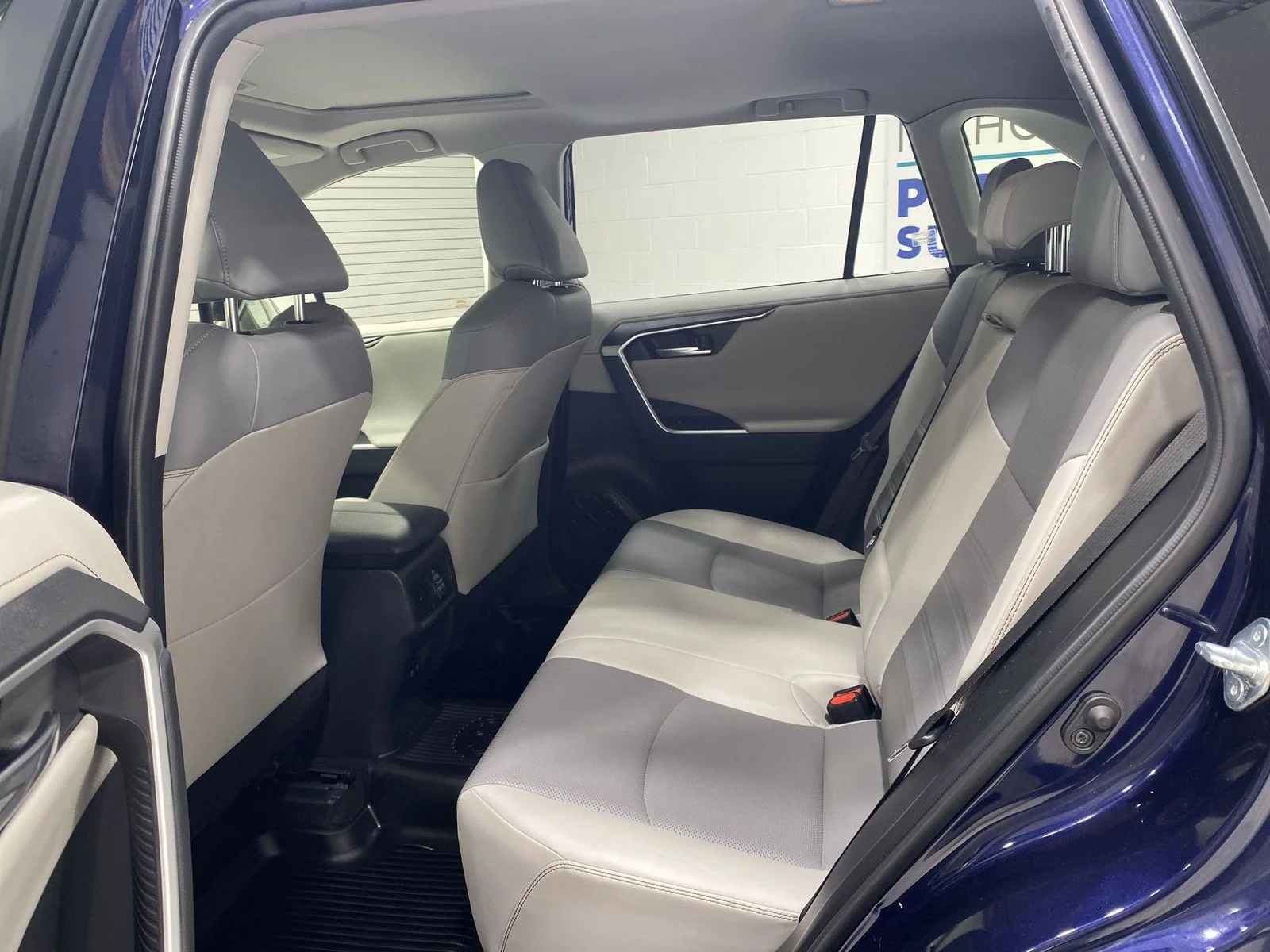 2019 Toyota RAV4 Limited - Photo 23