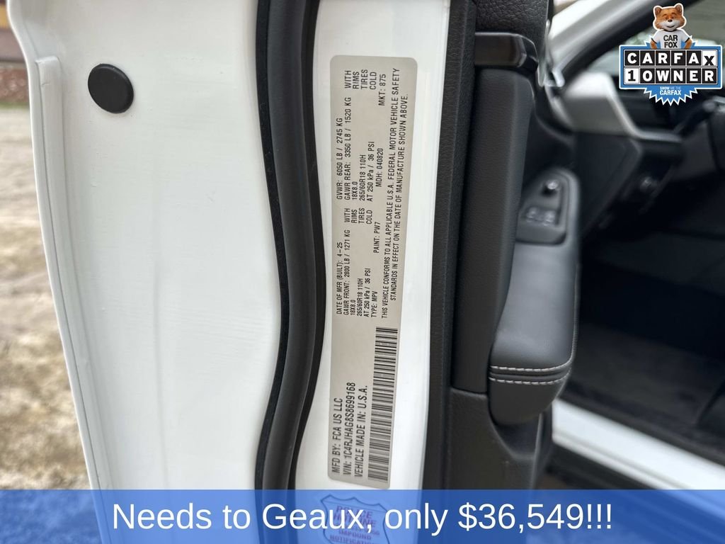 Used 2025 White Jeep Altitude image 55
