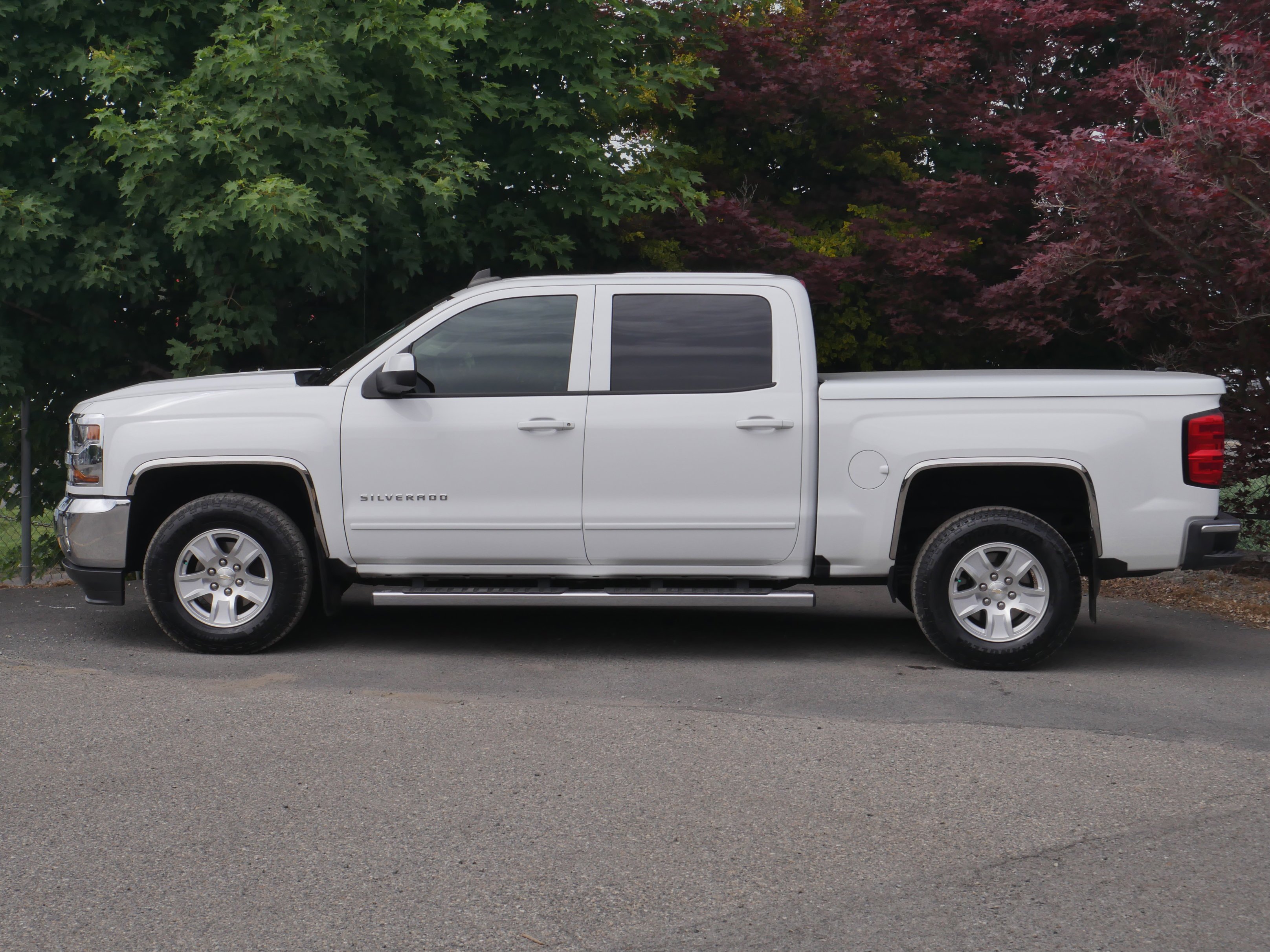 Used 2017 Summit White Chevrolet LT image 14