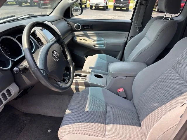 Used 2007  Toyota Base image 13