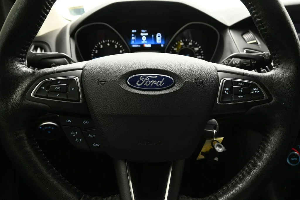 Used 2017 White Gold Metallic Ford SEL image 29