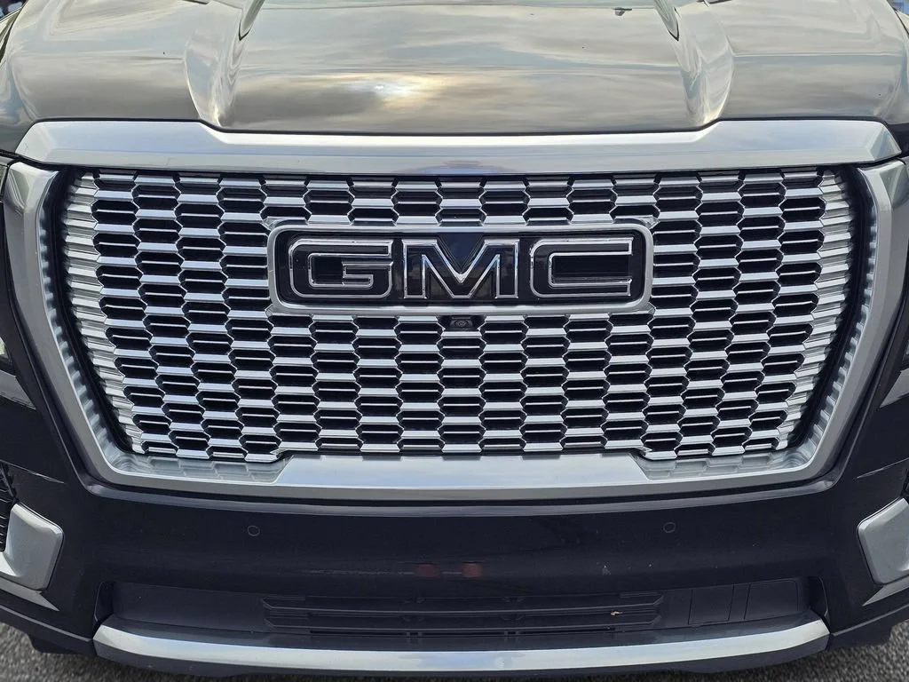 Used 2023 Onyx Black GMC Denali image 3