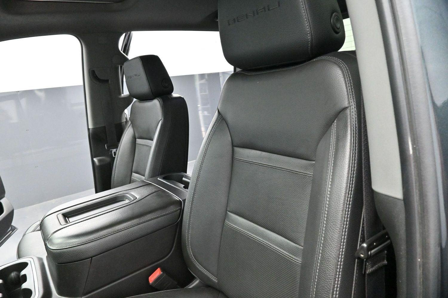 Used 2022 Hunter Metallic GMC Denali image 16