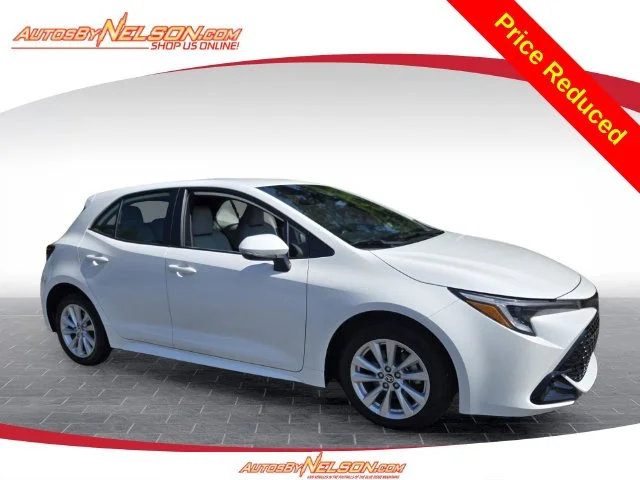 Used 2025 White Toyota SE image 1