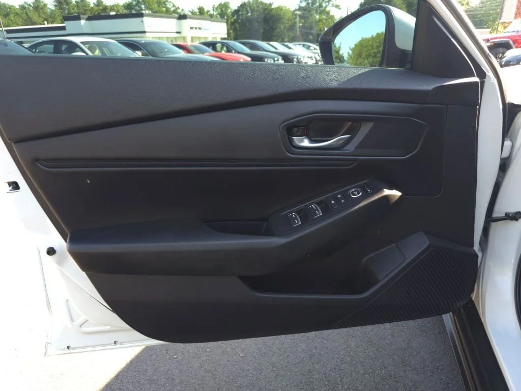 Used 2024 Platinum White Pearl Honda EX CVT image 8