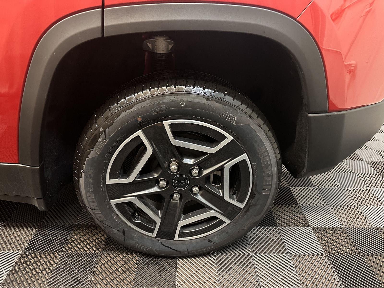 New 2026 Red Hot Pearl-Coat Exterior Paint Jeep Limited image 55