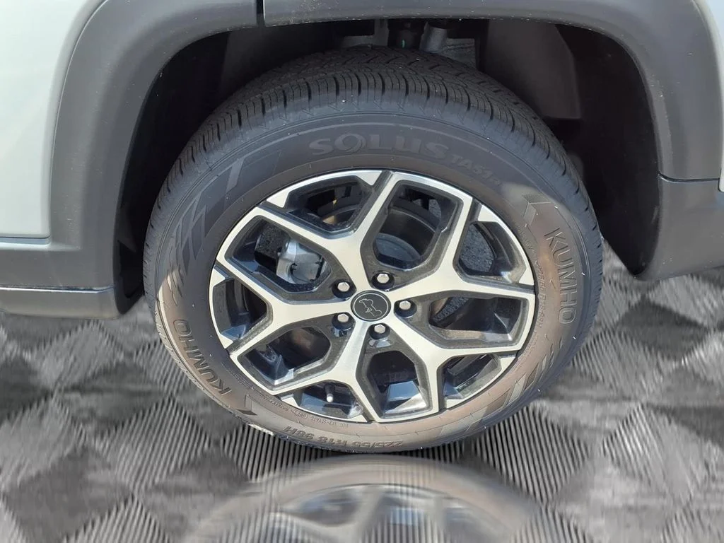 Certified Used 2025 Silver Jeep Limited image 21