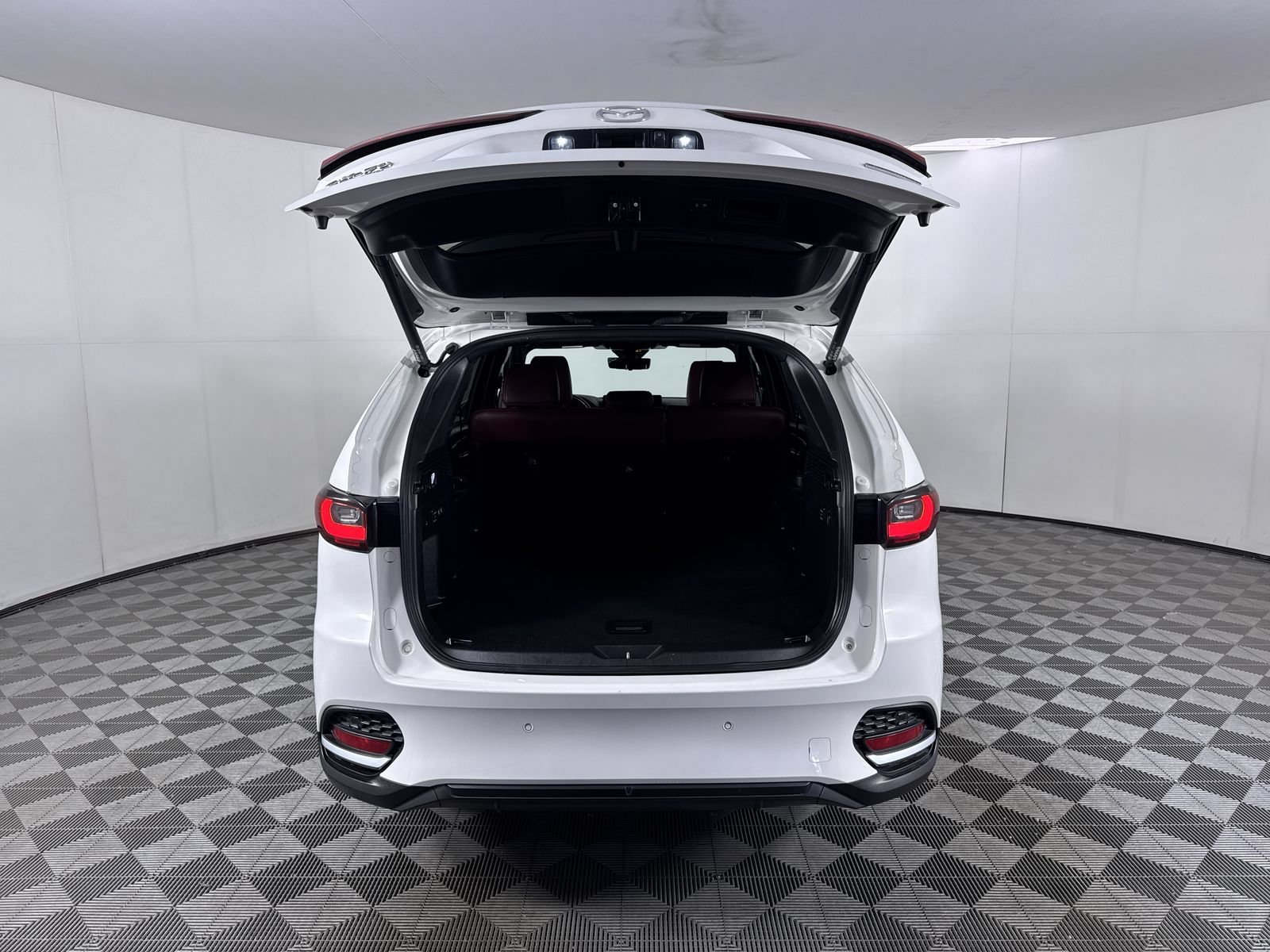 Certified Used 2025 Rhodium White Premium Mazda Premium Plus Package image 24