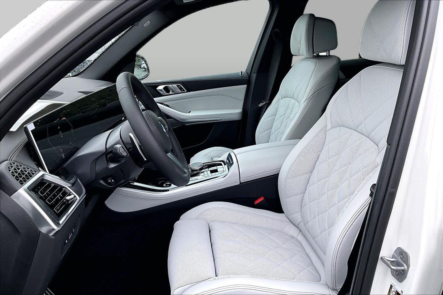 New 2026 Alpine White BMW xDrive40i image 7