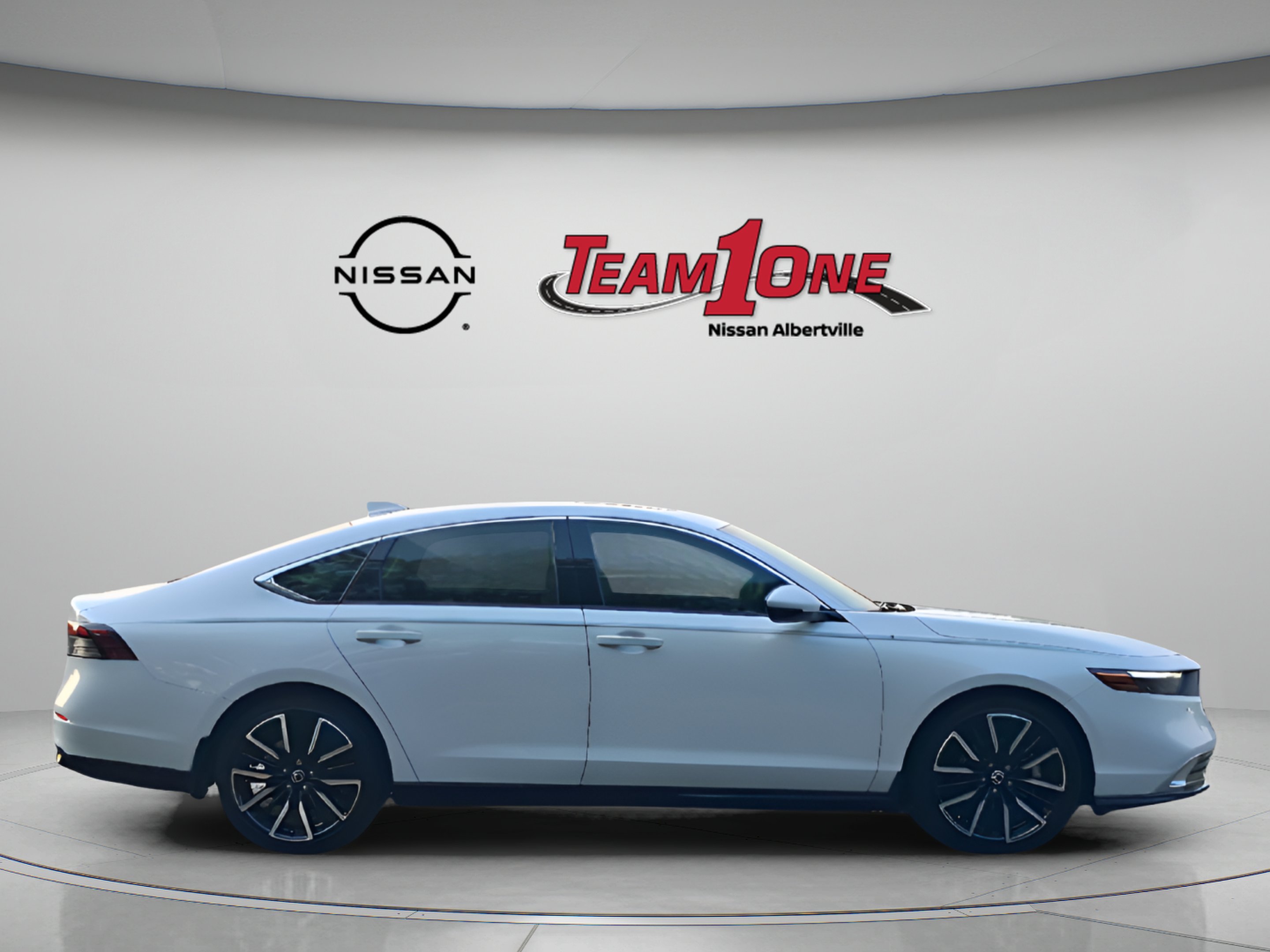 Used 2026 White Honda Touring image 9