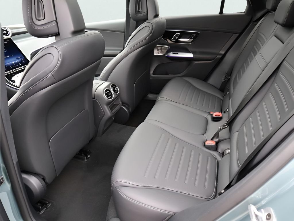 Used 2026 Verde Silver Metallic Mercedes-Benz GLC 350e image 21