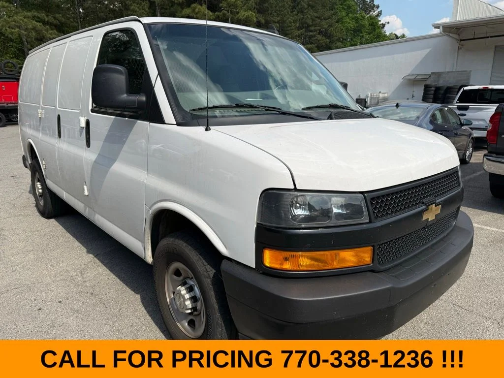 2023 Chevrolet Express 3500 Work Van HD's photo