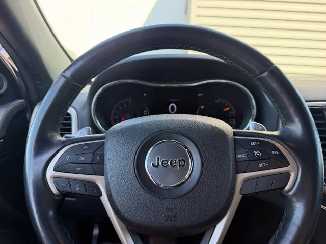 Used 2015 Bright White Clearcoat Jeep Limited image 24