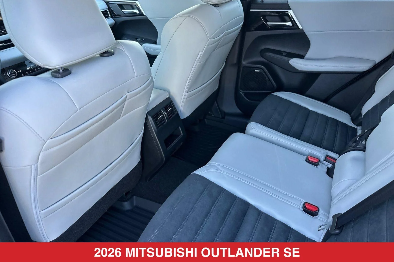 New 2026 Gray Mitsubishi SE image 12