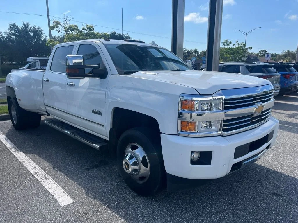 Used 2015 SUMMIT WHITE Chevrolet High Country image 3