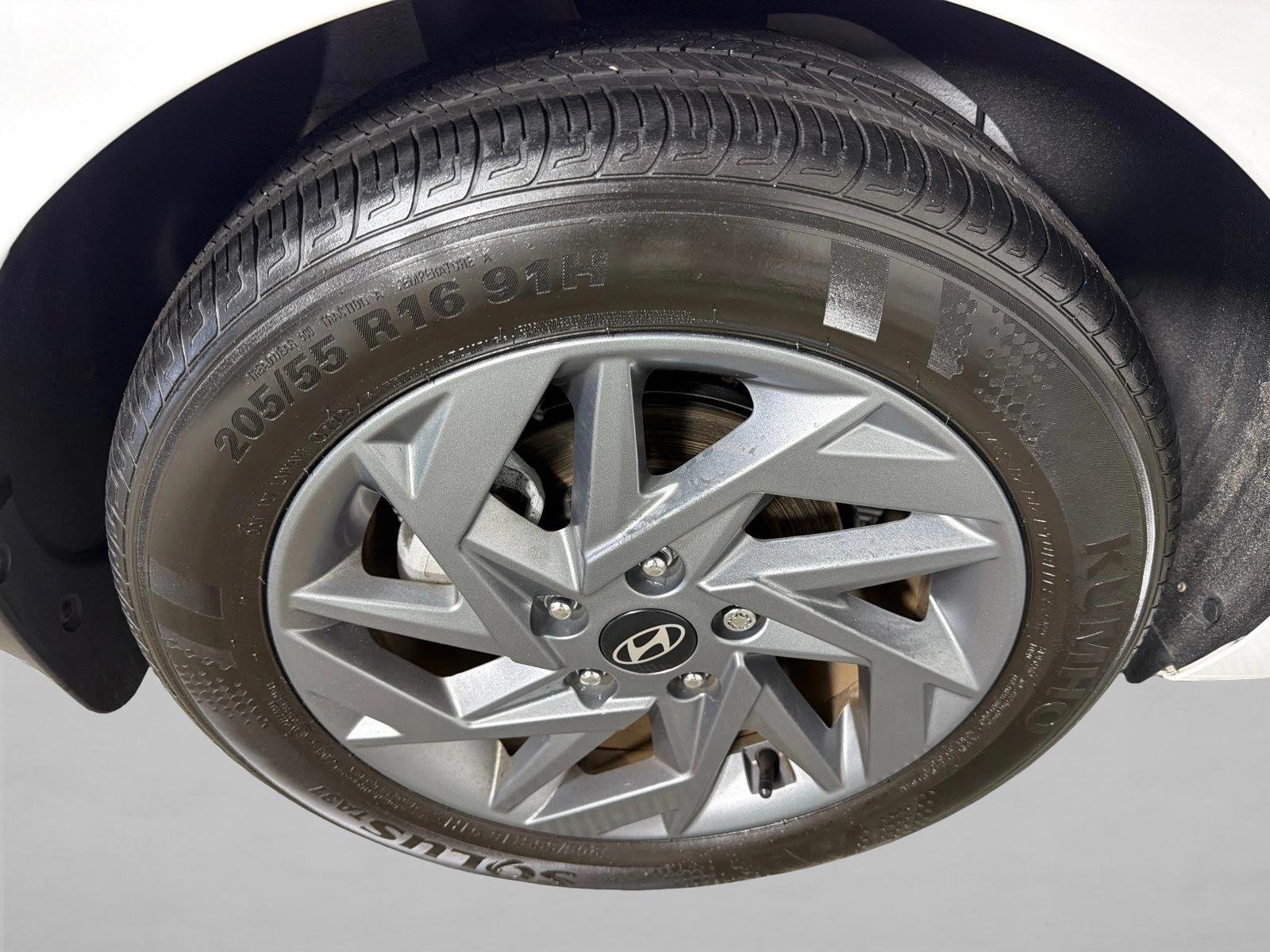 Used 2024 Serenity White Hyundai SEL image 18
