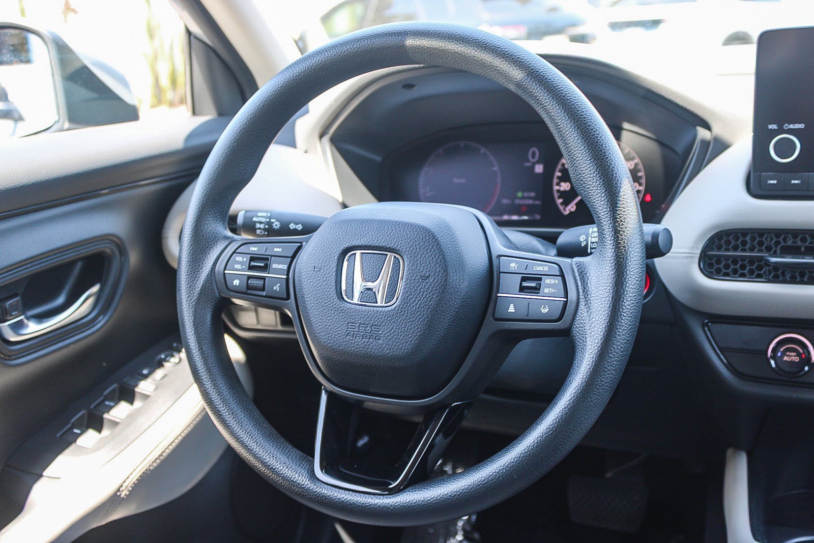 Certified Used 2023 Lunar Silver Metallic Honda 2WD LX image 42