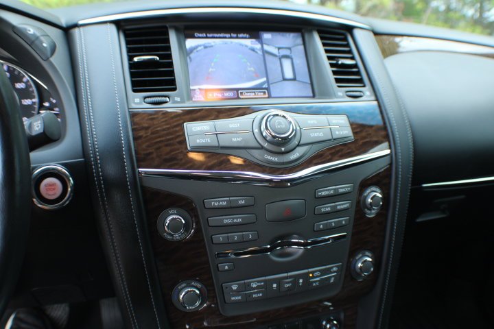 Used 2017 Pearl White Nissan Platinum image 14