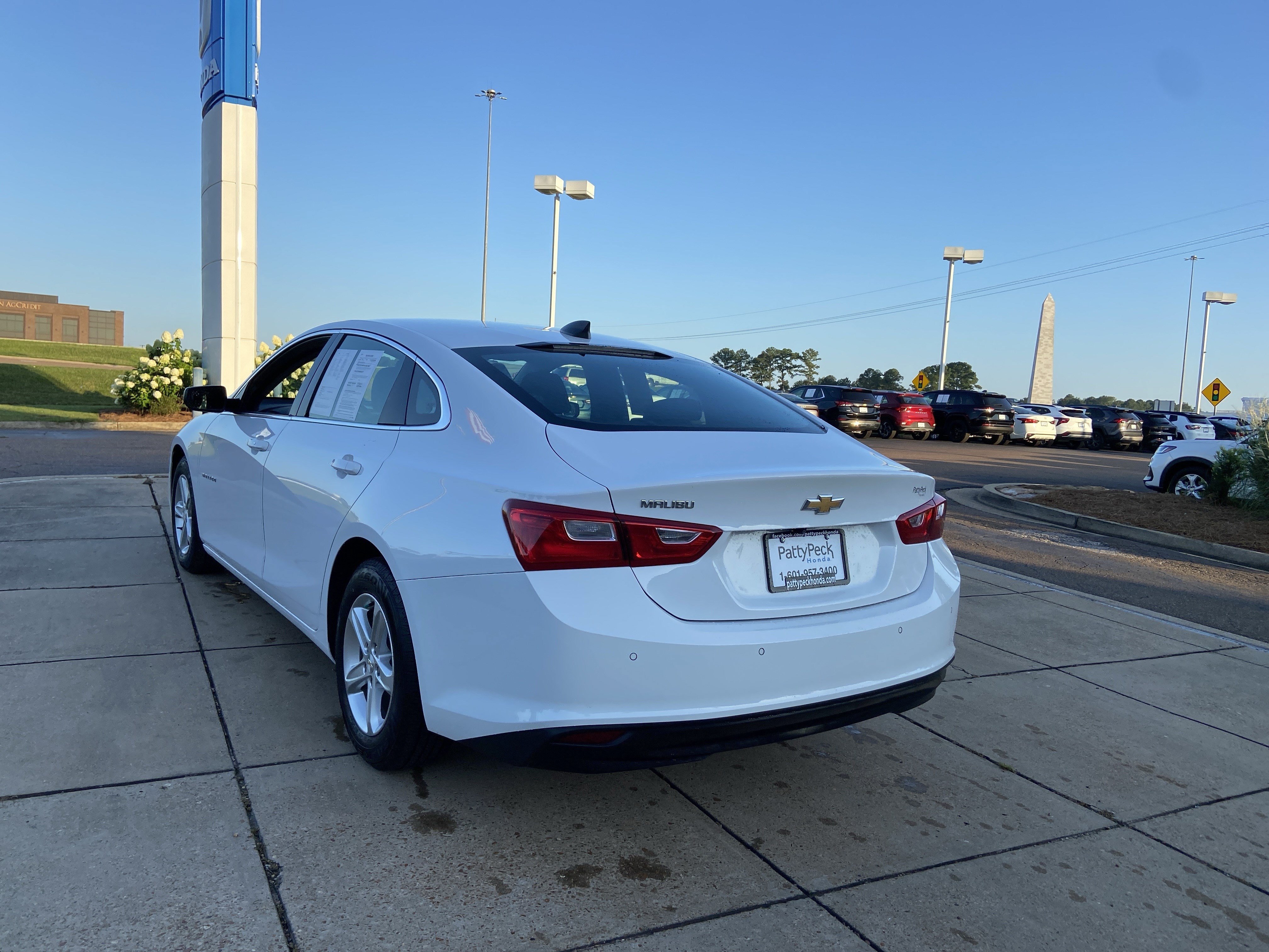 Used 2024 Summit White Chevrolet LS image 9