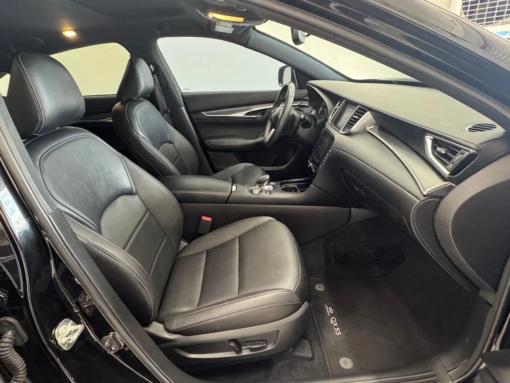 Certified Used 2022 Black INFINITI LUXE image 29