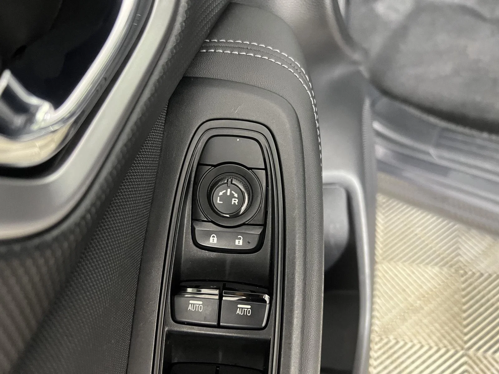 Used 2024 Magnetite Gray Metallic Subaru Premium image 20