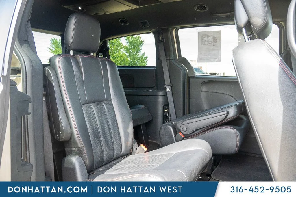 Used 2016 Beige Dodge R/T image 23
