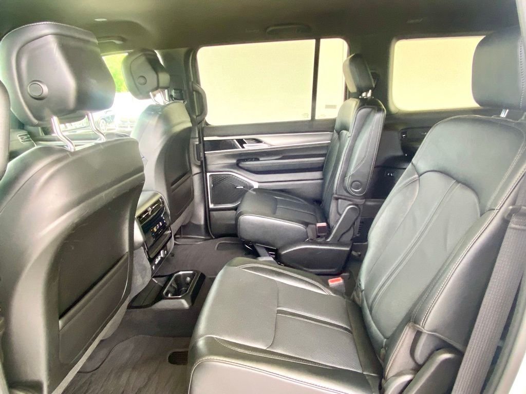 Used 2025 White Jeep Series II image 18