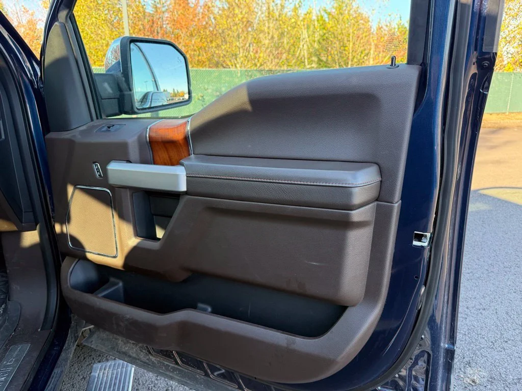 Used 2018 Blue Jeans Metallic Ford King Ranch image 28