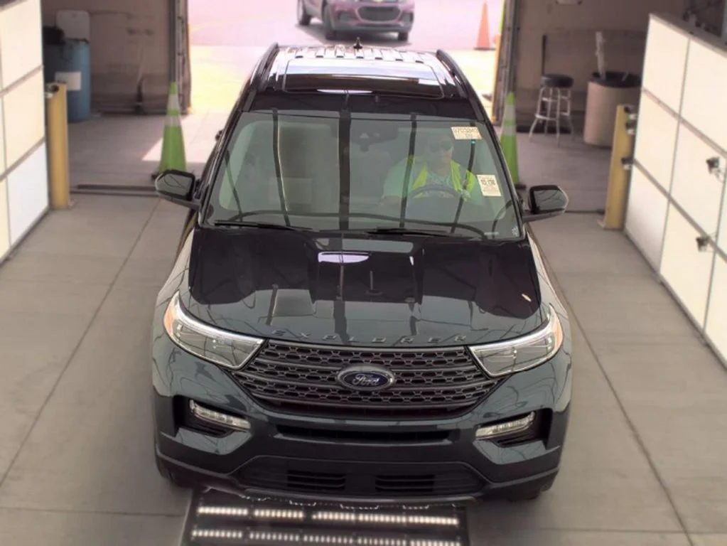Used 2023 Blue Ford XLT image 2