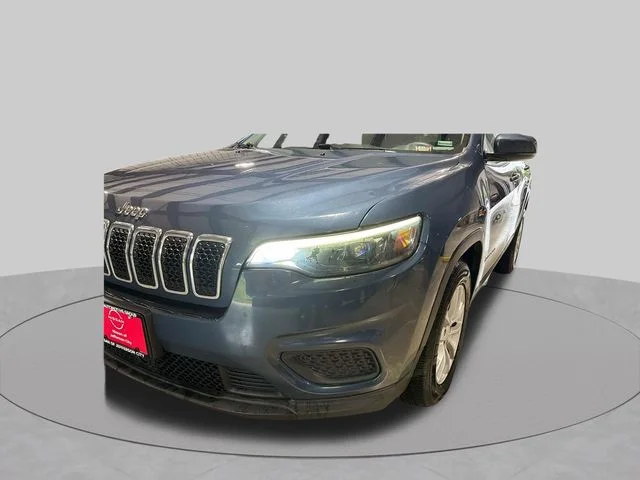 Used 2021 Blue Jeep Latitude image 9