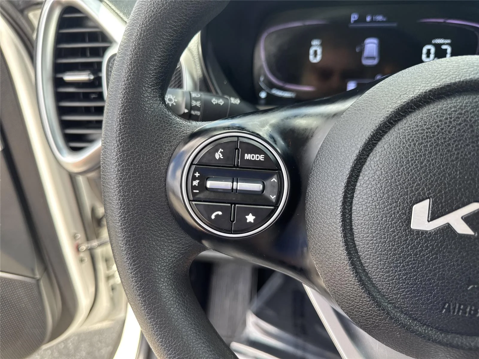 Used 2023 Snow White Pearl Kia LX image 22