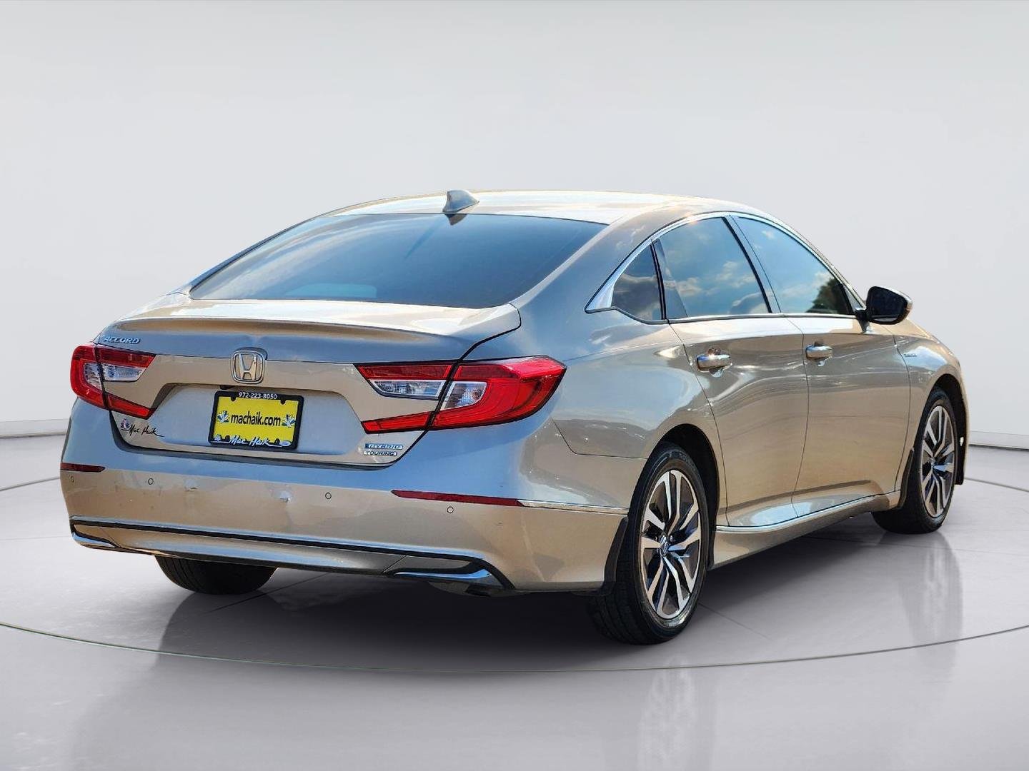 Used 2019 Champagne Frost Pearl Honda Touring image 6