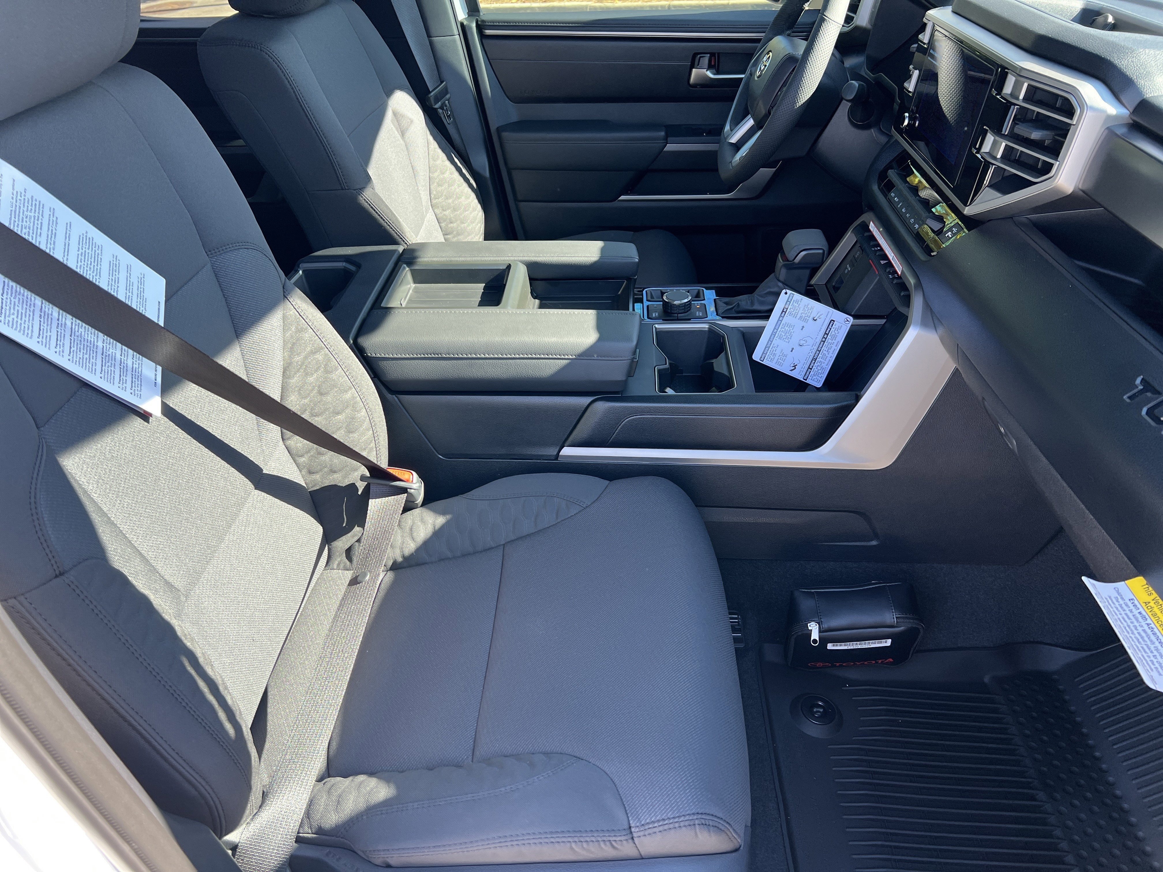 2026 Toyota Tundra SR5 - Photo 14